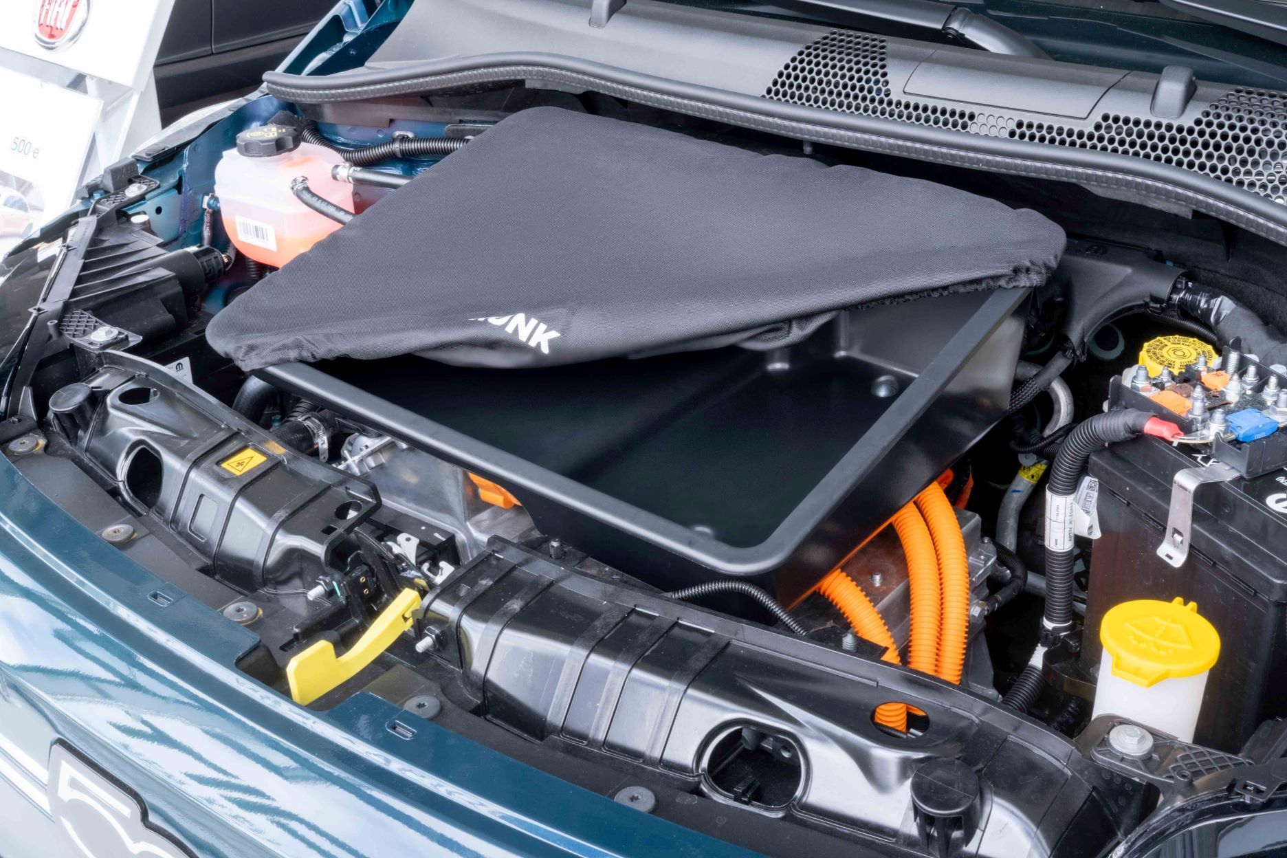 Schone Fiat 500e Frunk Bilder
